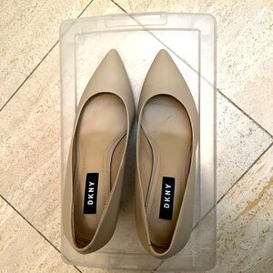 Beige DKNY Heels, Size 5